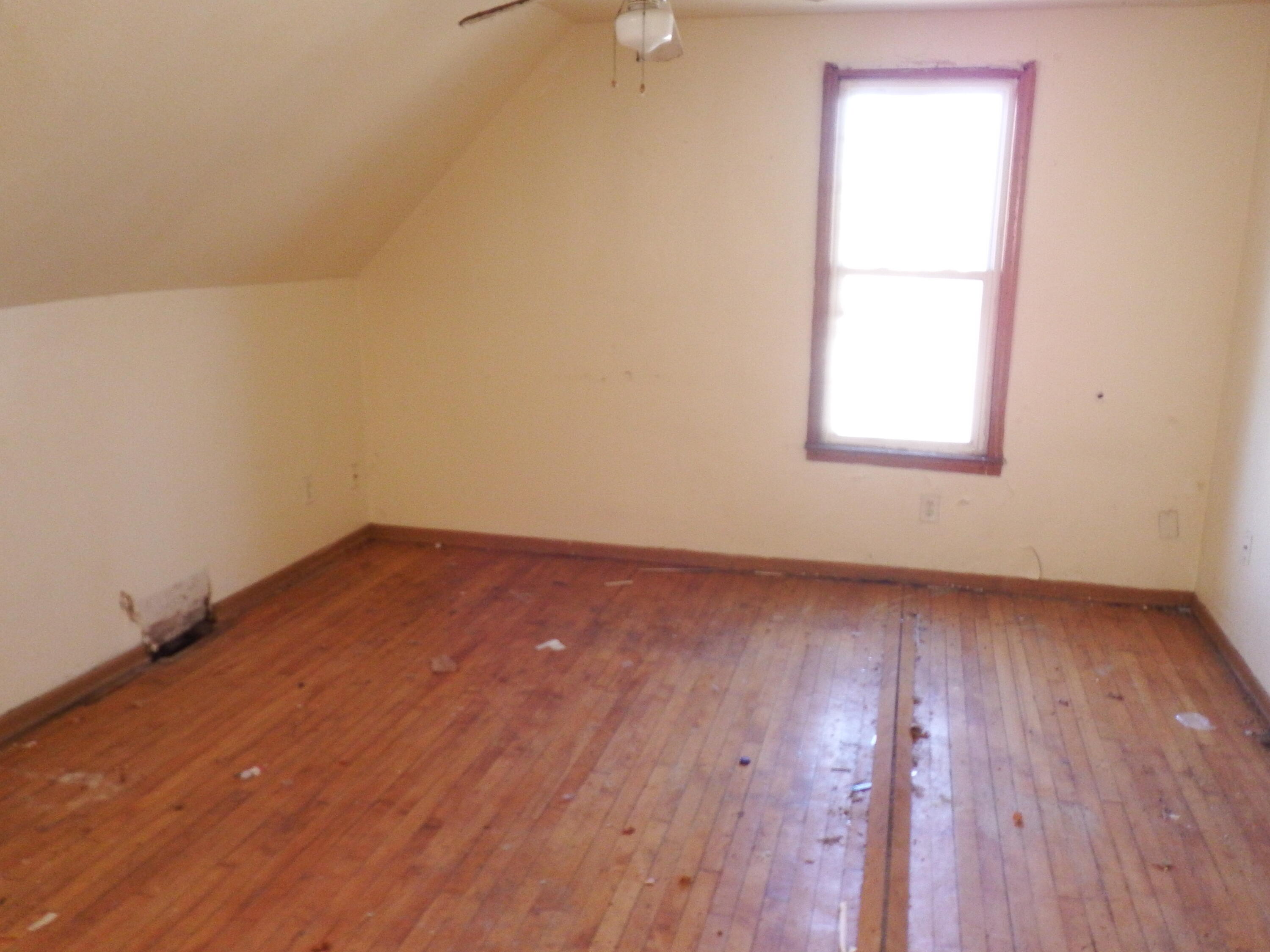 2632 North 28th Street Milwaukee, WI 53210 - Photo 11 of 15 living room