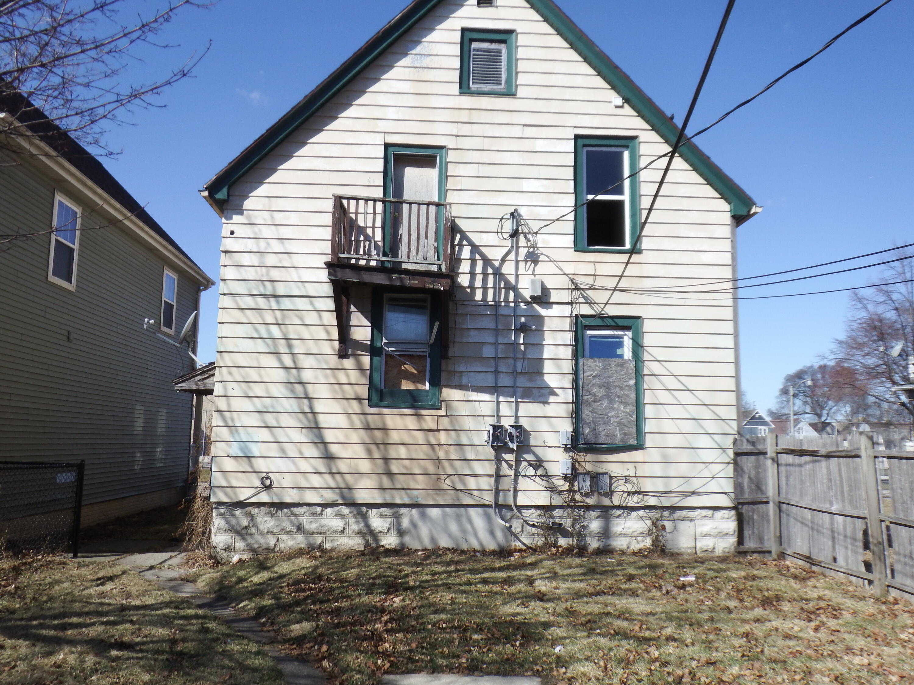2632 North 28th Street Milwaukee, WI 53210 - Photo 3 of 15 rear view