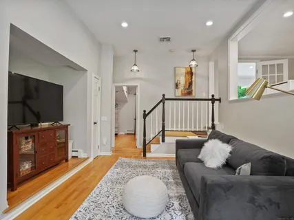 $1,299,000 | 29 Salem Road, Weston, CT 06883