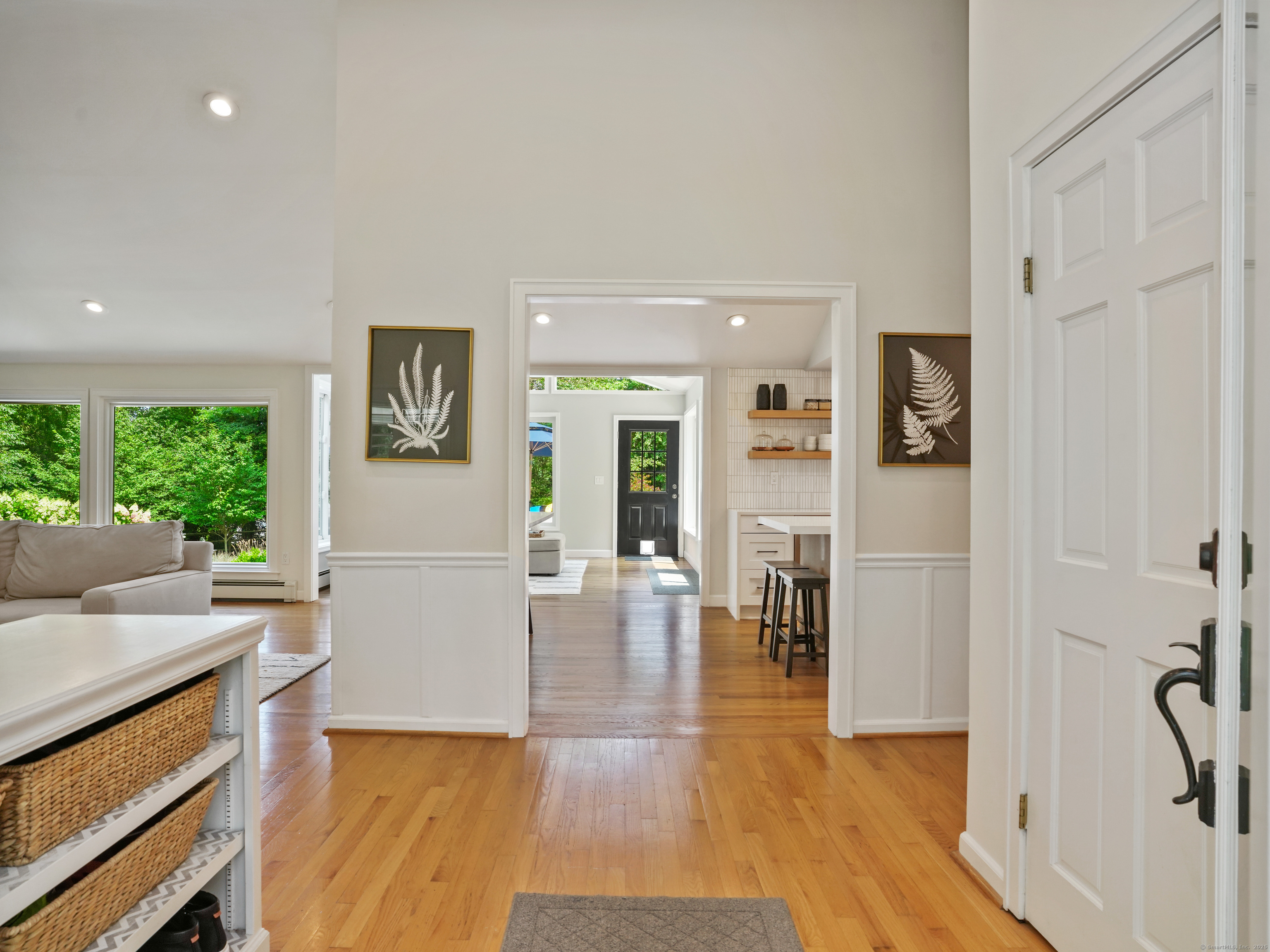 29 Salem Road Weston, CT 06883 - Photo 3 of 40