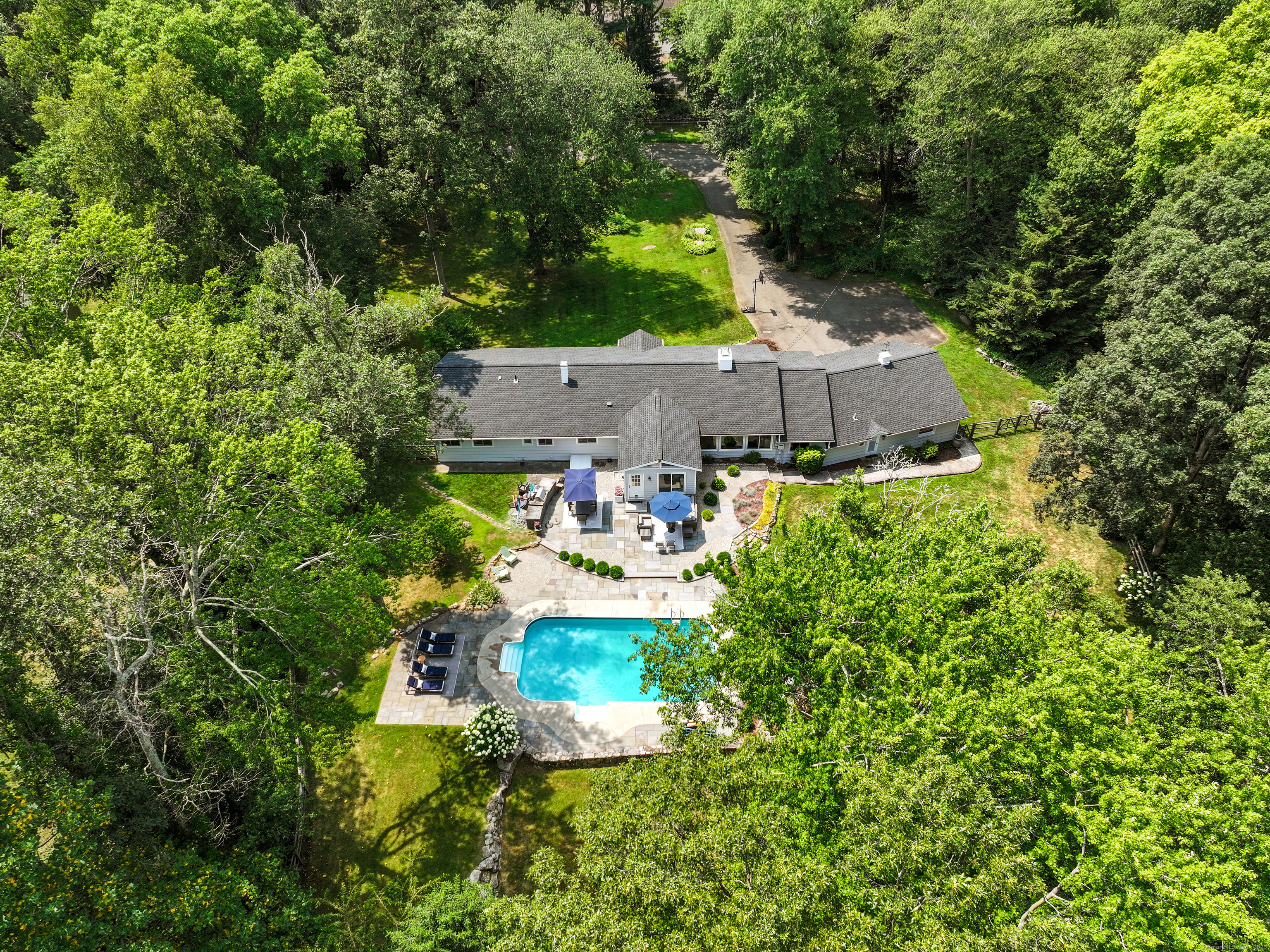 29 Salem Road Weston, CT 06883 - Photo 36 of 40