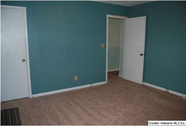 952 Carson Lane Southwest Jacksonville, AL 36265 - Photo 3 of 20