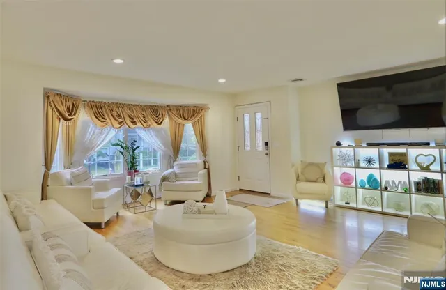 $860,000 | 386 A Park Avenue, Fairview, NJ 07022