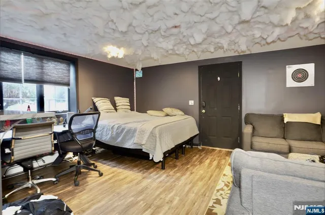 $860,000 | 386 A Park Avenue, Fairview, NJ 07022