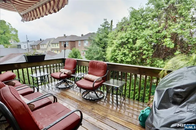 $860,000 | 386 A Park Avenue, Fairview, NJ 07022