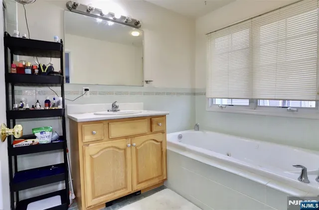 $860,000 | 386 A Park Avenue, Fairview, NJ 07022