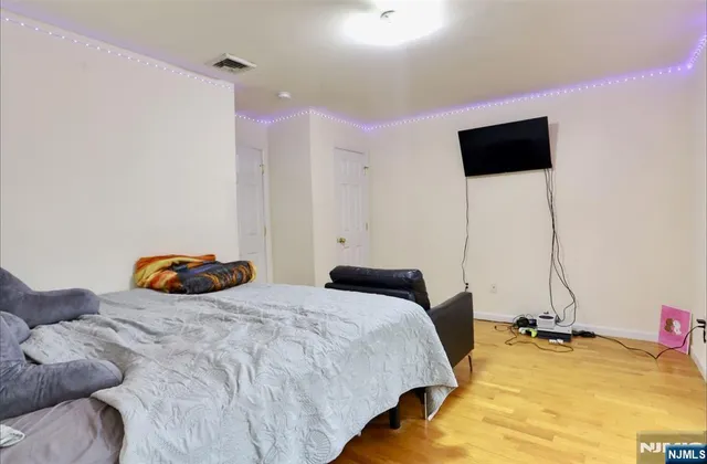 $860,000 | 386 A Park Avenue, Fairview, NJ 07022