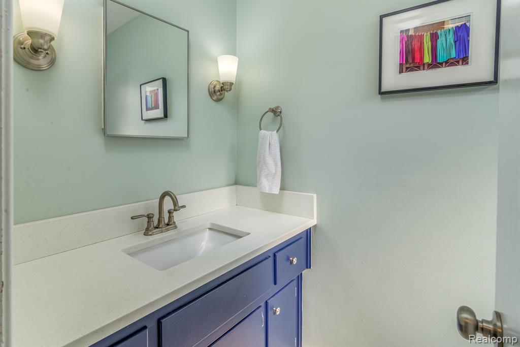 28556 Westerleigh Road Farmington Hills, MI 48334 - Photo 8 of 22