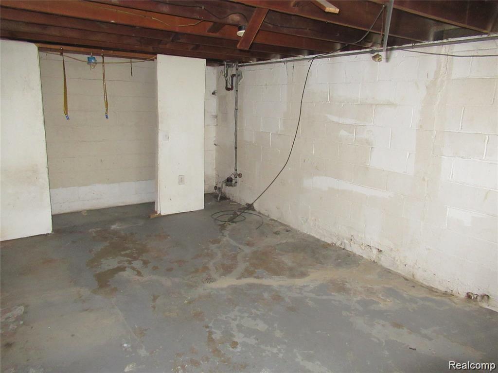 21604-21608 Moross Road Detroit, MI 48236 - Photo 12 of 23