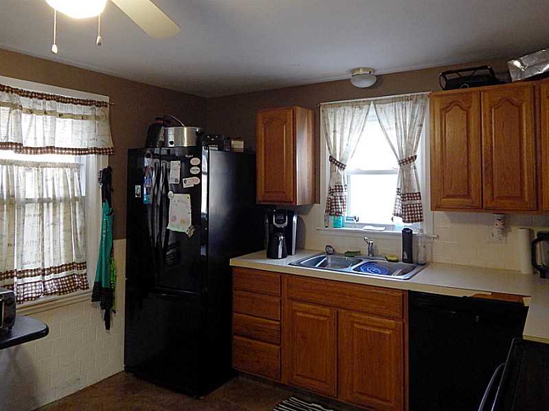 4 Howland Road Cranston, RI 02910 - Photo 10 of 18 Kitchen.