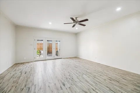 $195,000 | 14703 Barryknoll Lane, Unit 25, Houston, TX 77079