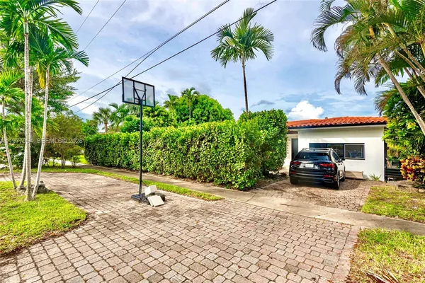 $1,590,000 | 10450 Northeast 5th Avenue, Miami Shores, FL 33138