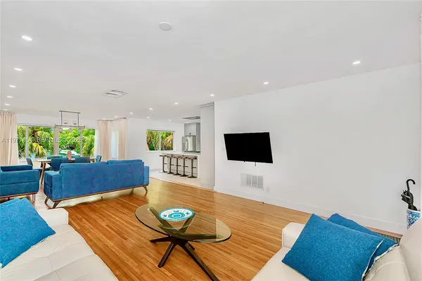 $1,590,000 | 10450 Northeast 5th Avenue, Miami Shores, FL 33138