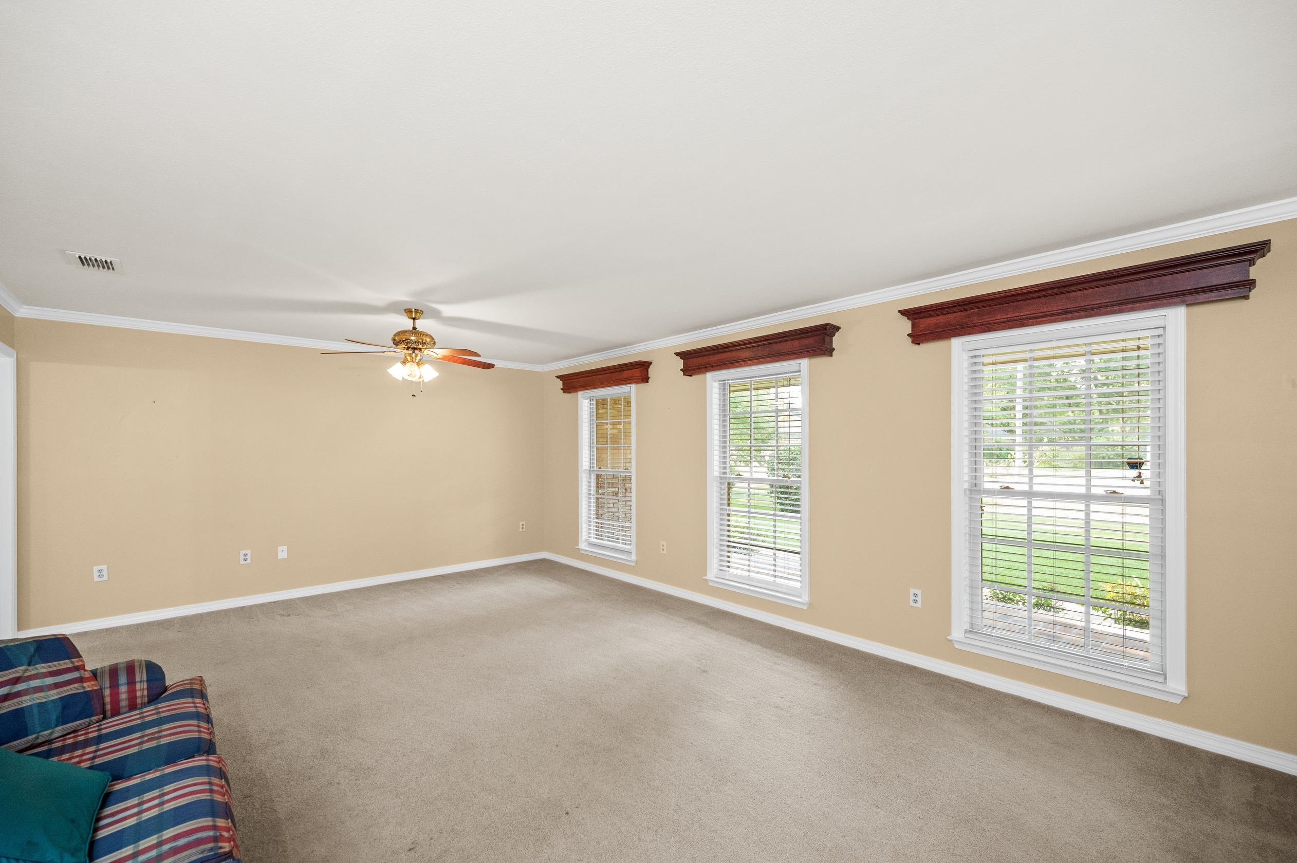 303 West Palm Avenue Foley, AL 36535 - Photo 15 of 32 Living Room
