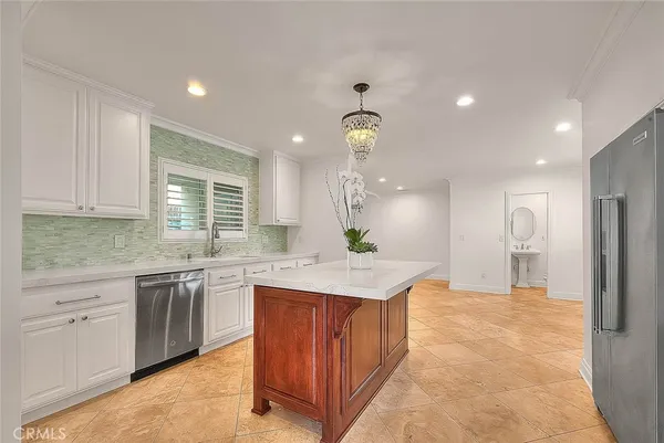 $1,990,000 | 75 Claremont Avenue, Long Beach, CA 90803