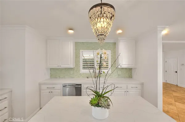 $1,990,000 | 75 Claremont Avenue, Long Beach, CA 90803