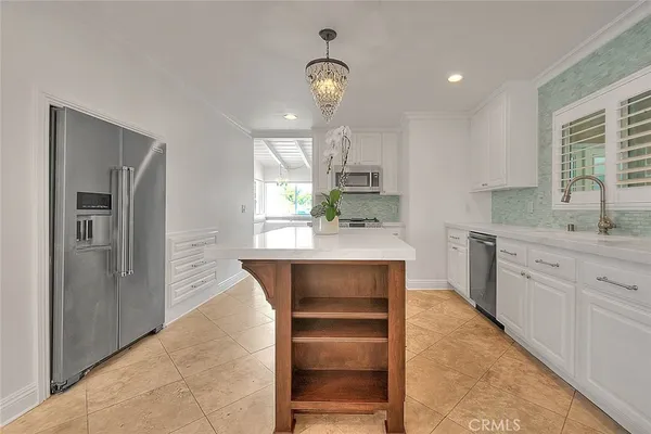$1,990,000 | 75 Claremont Avenue, Long Beach, CA 90803