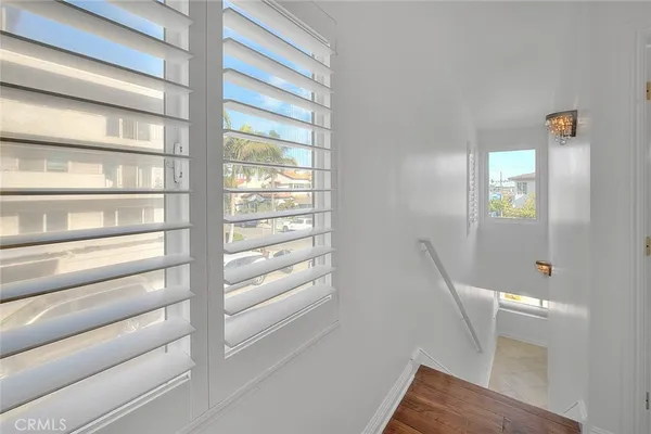 $1,990,000 | 75 Claremont Avenue, Long Beach, CA 90803