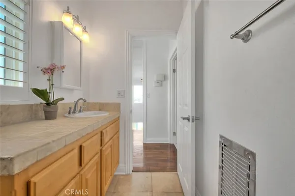 $1,990,000 | 75 Claremont Avenue, Long Beach, CA 90803