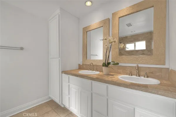 $1,990,000 | 75 Claremont Avenue, Long Beach, CA 90803