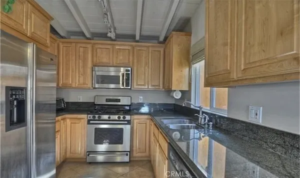 $1,990,000 | 75 Claremont Avenue, Long Beach, CA 90803