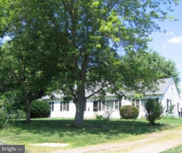 2140 Courthouse Road Catlett, VA 20119 - Photo 2 of 2 Driveway View