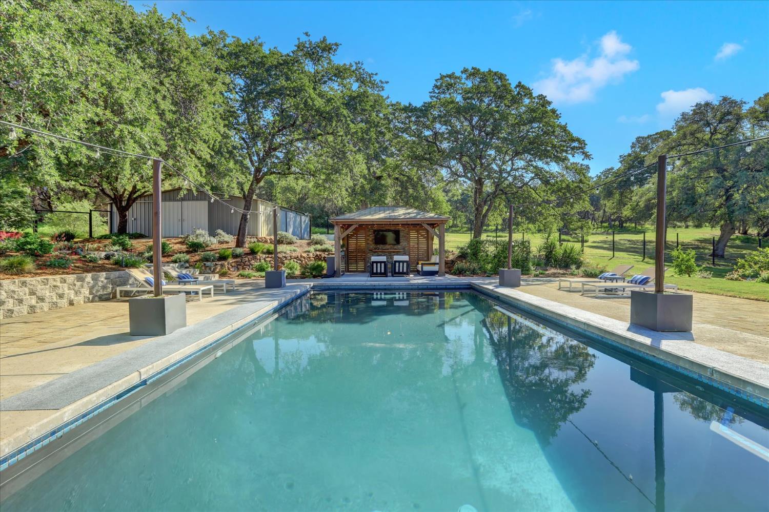 25799 Sweet Road Grass Valley, CA 95949 - Photo 4 of 99