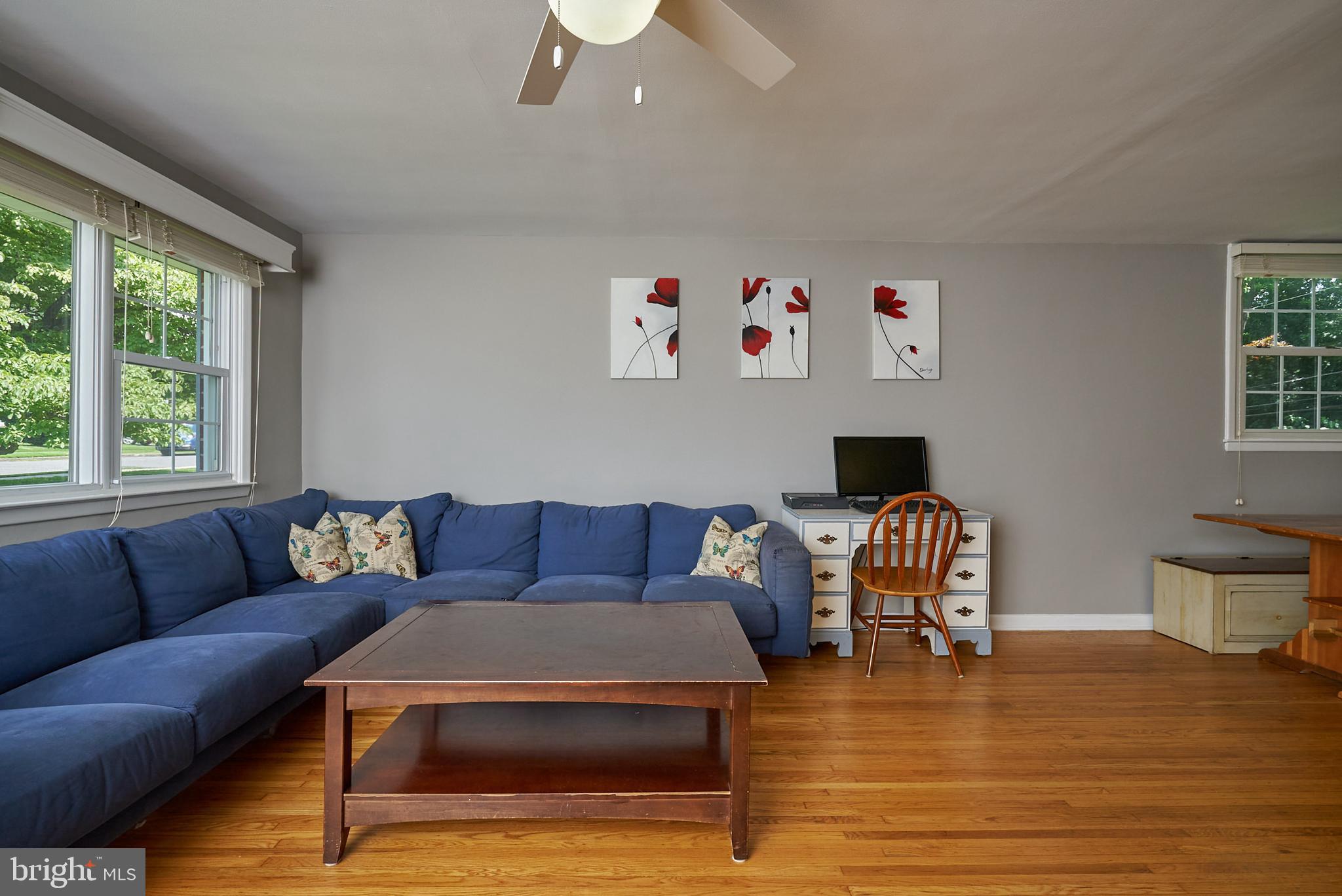 710 Cambridge Road Brookhaven, PA 19015 - Photo 5 of 28 Living room