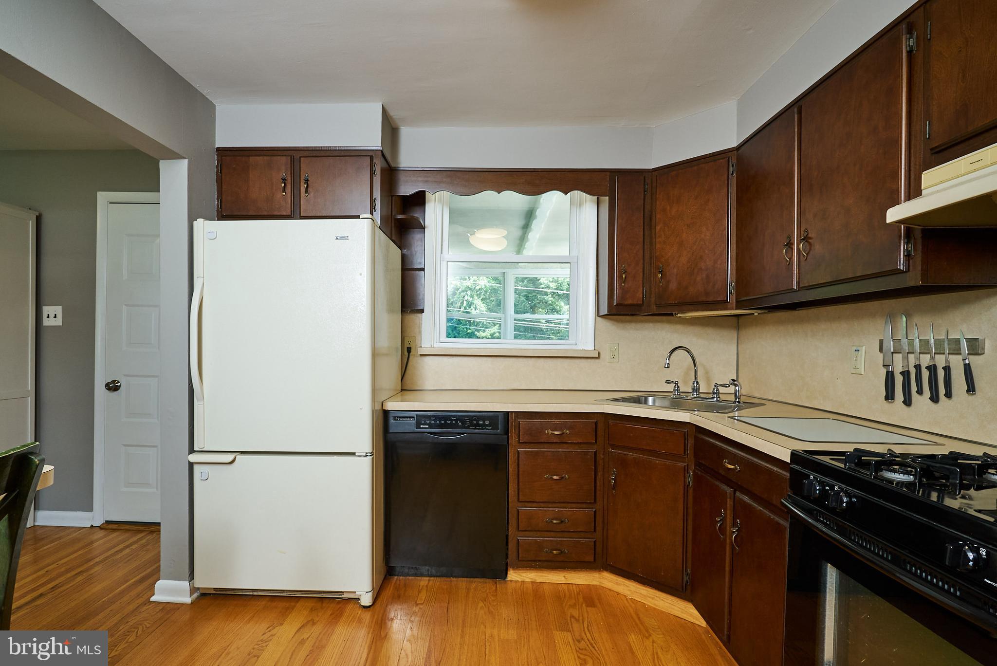 710 Cambridge Road Brookhaven, PA 19015 - Photo 9 of 28 Kitchen