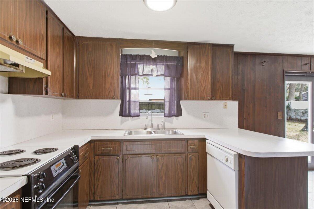 3643 Eunice Road Jacksonville, FL 32250 - Photo 12 of 29 08-Kitchen