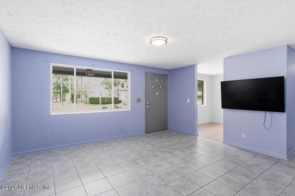 3643 Eunice Road Jacksonville, FL 32250 - Photo 4 of 29 03-Living Room