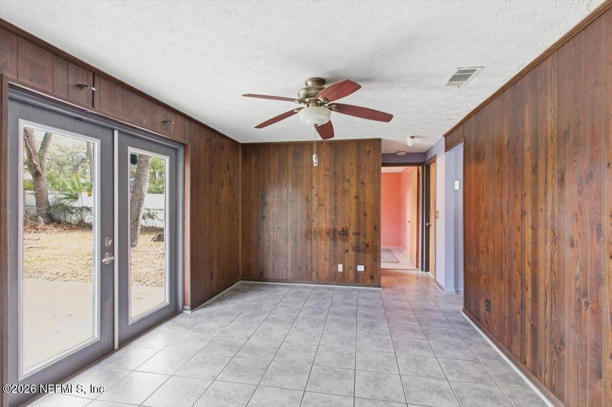 3643 Eunice Road Jacksonville, FL 32250 - Photo 9 of 29 06-Family Room
