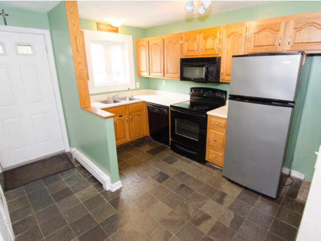 83 Shelburne Road, Unit 83 Merrimack, NH 03054 - Photo 3 of 21