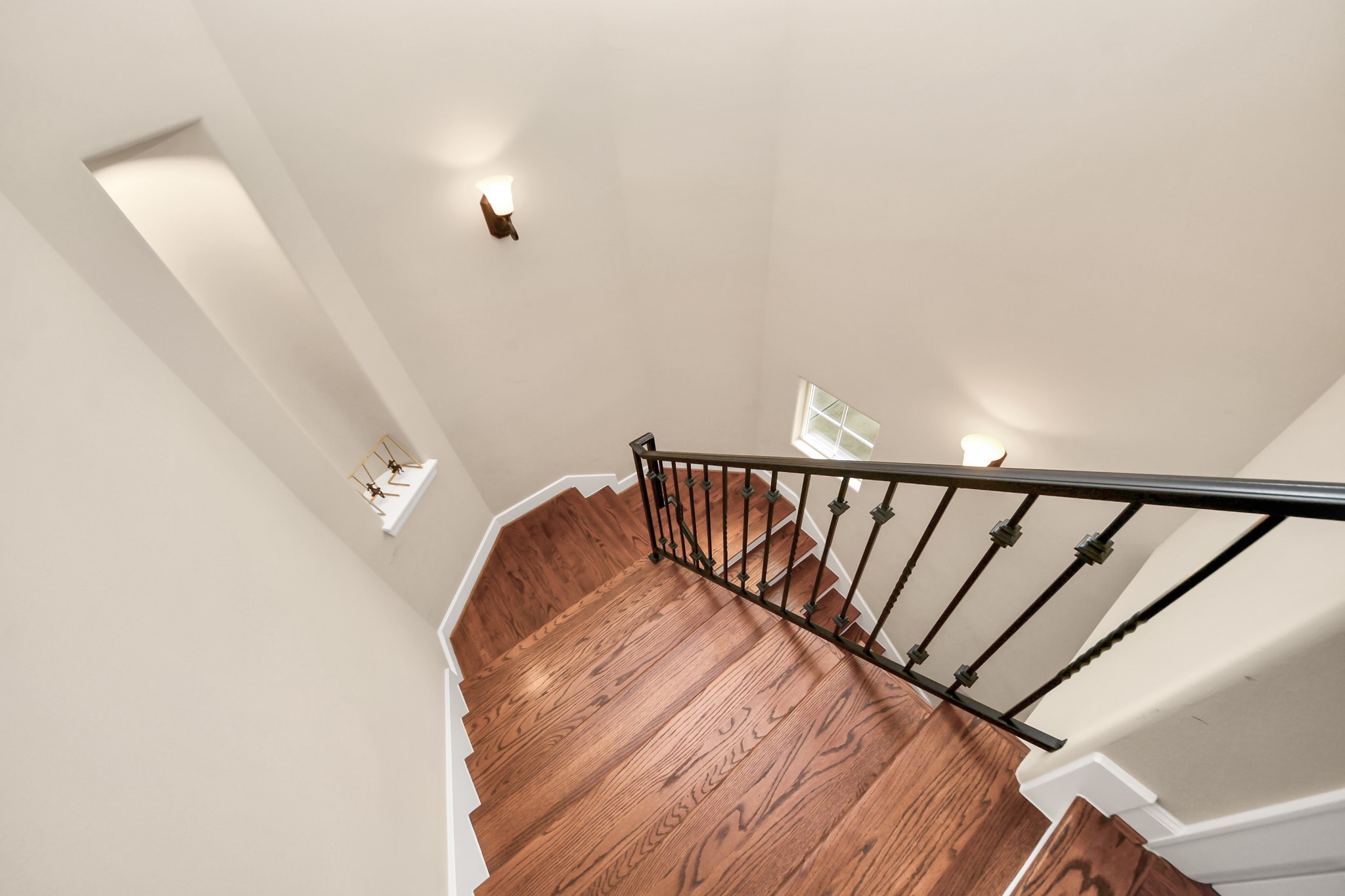 4506 Feagan Street, Unit B Houston, TX 77007 - Photo 23 of 35 a view of entryway