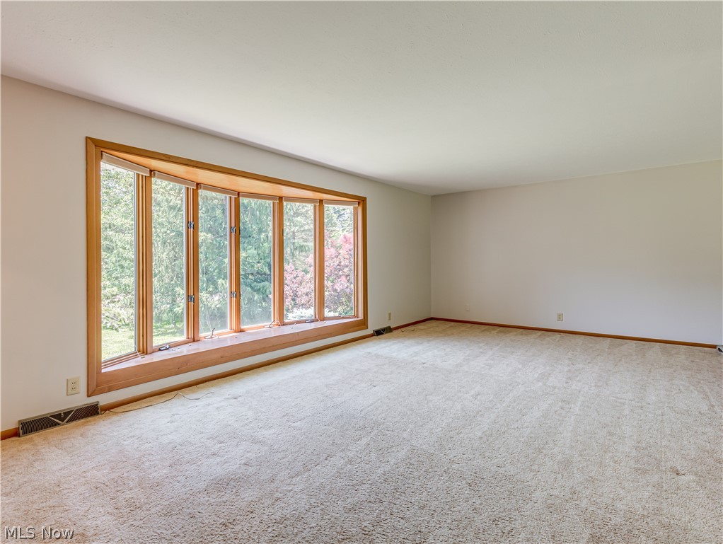 2857 Boston Road Brecksville, OH 44141 - Photo 7 of 31 Living Room