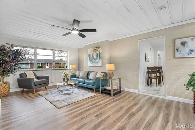 $259,900 | 11 Hazelwood Lane, Hazelwood, MO 63042