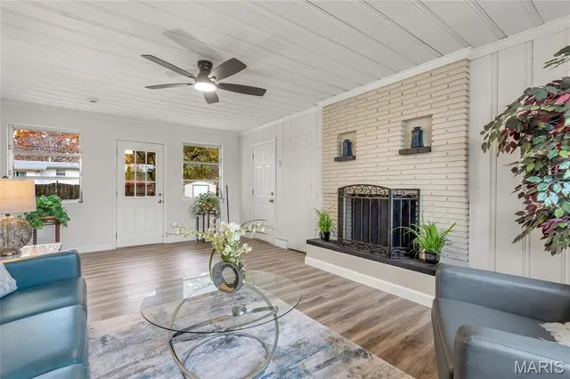 $259,900 | 11 Hazelwood Lane, Hazelwood, MO 63042