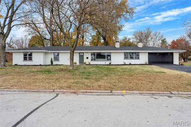 $259,900 | 11 Hazelwood Lane, Hazelwood, MO 63042