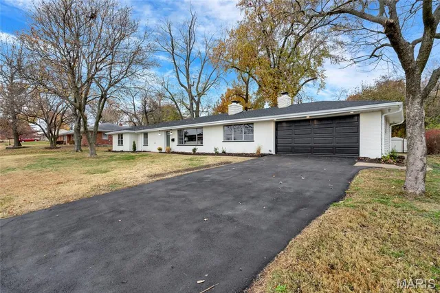 $259,900 | 11 Hazelwood Lane, Hazelwood, MO 63042