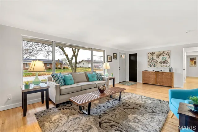 $259,900 | 11 Hazelwood Lane, Hazelwood, MO 63042