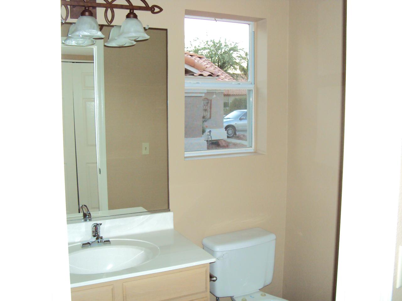 7573 West Calavar Road Peoria, AZ 85381 - Photo 10 of 14 Powder Bath