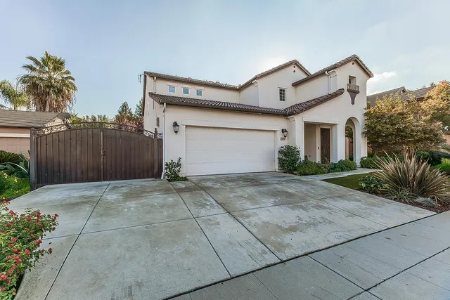 $815,000 | 3046 Indianapolis Avenue, Clovis, CA 93619