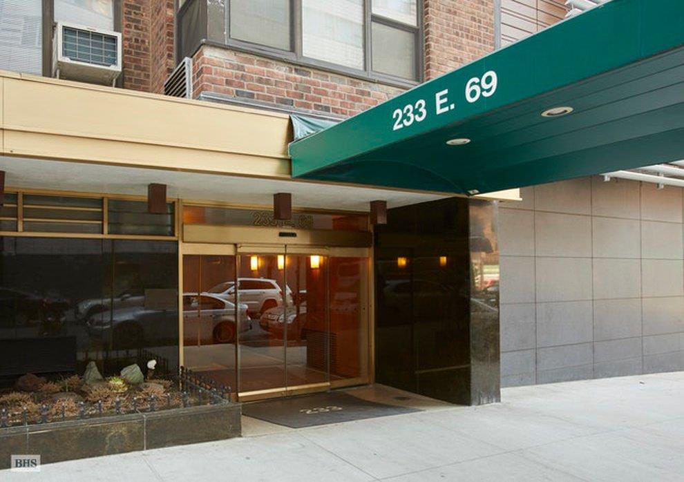 233 East 69th Street, Unit 2A Manhattan, NY 10021 - Photo 7 of 8 a view of a garage