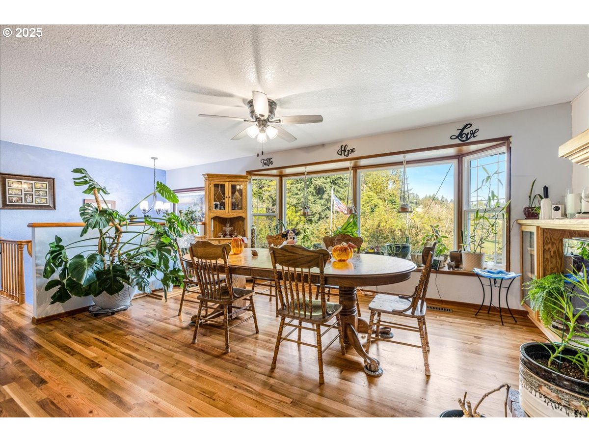 2398 Cole Road South Salem, OR 97306 - Photo 6 of 38