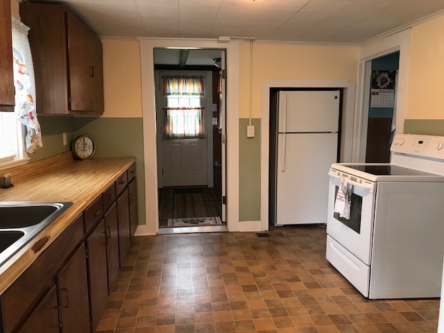 81 South Street Rutland, VT 05701 - Photo 5 of 14