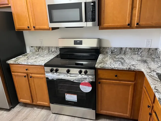 $2,350 | 37 Highwood Drive, Unit 37, Franklin, MA 02038