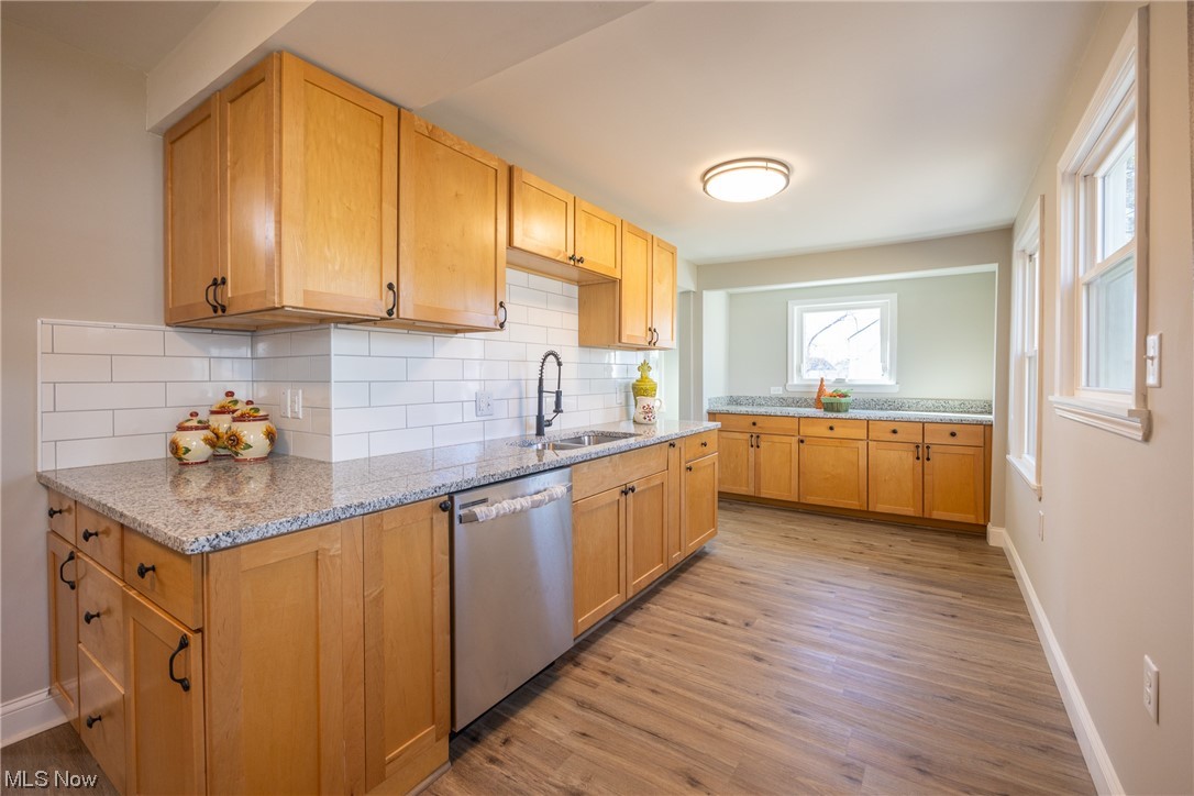 928 Richmond Road Cleveland, OH 44124 - Photo 10 of 30 Gallery Image 10