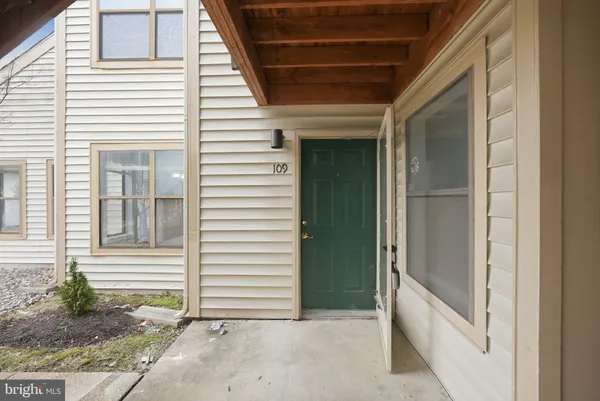 a view of a house with porch