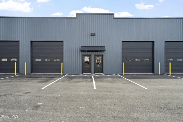 $16 | 46 Maple Avenue, Glenville, NY 12302