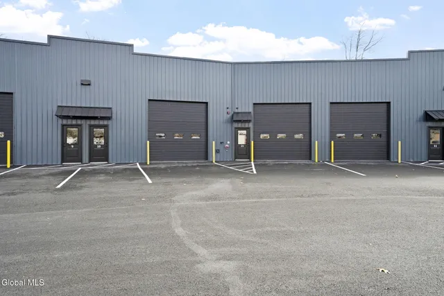 $16 | 46 Maple Avenue, Glenville, NY 12302